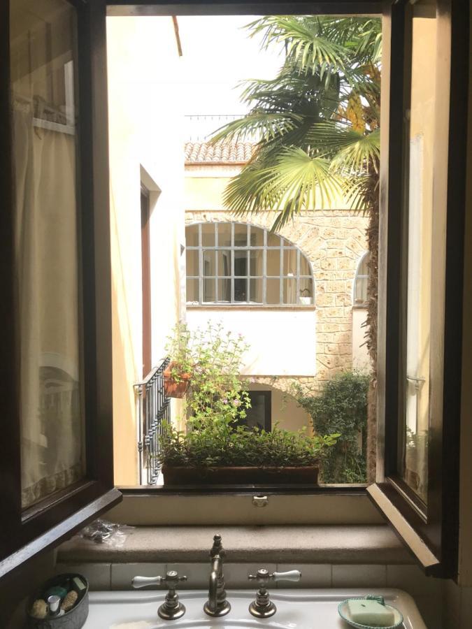 Dépendance Royale Bed & Breakfast Caserta Dış mekan fotoğraf